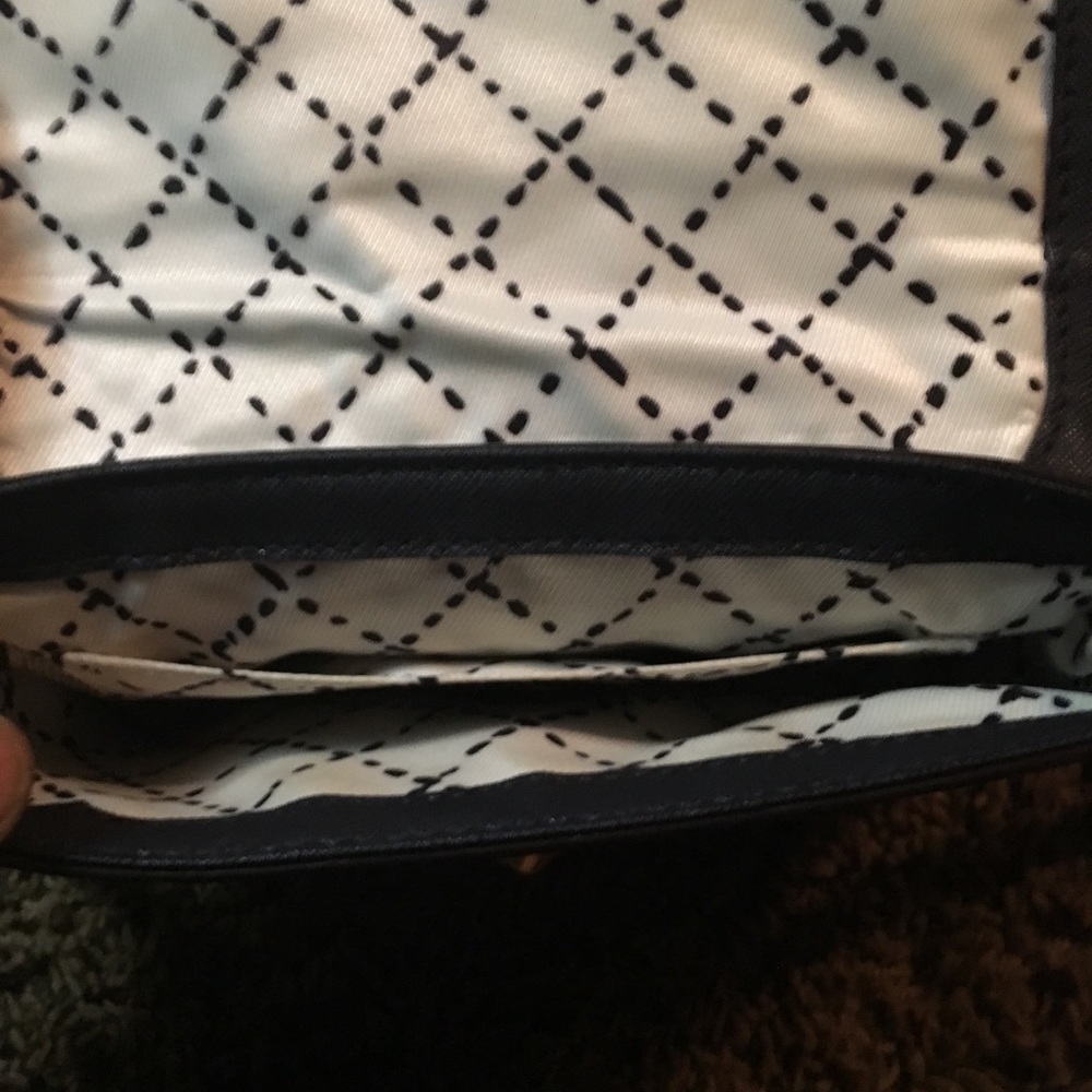 SOLD Authentic Kate Spade Crossbody turn lock purse - Picture 4 of 8